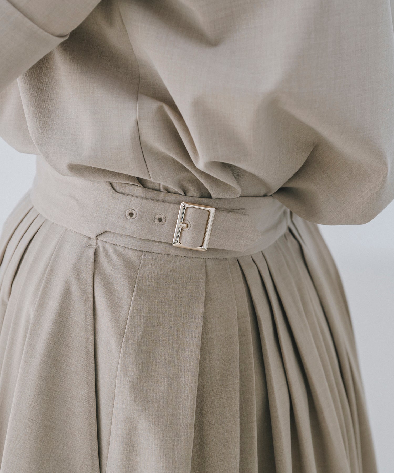 Cool-Touch】Buckle Tuck Flare Skirt – maré（マレ）オンラインストア