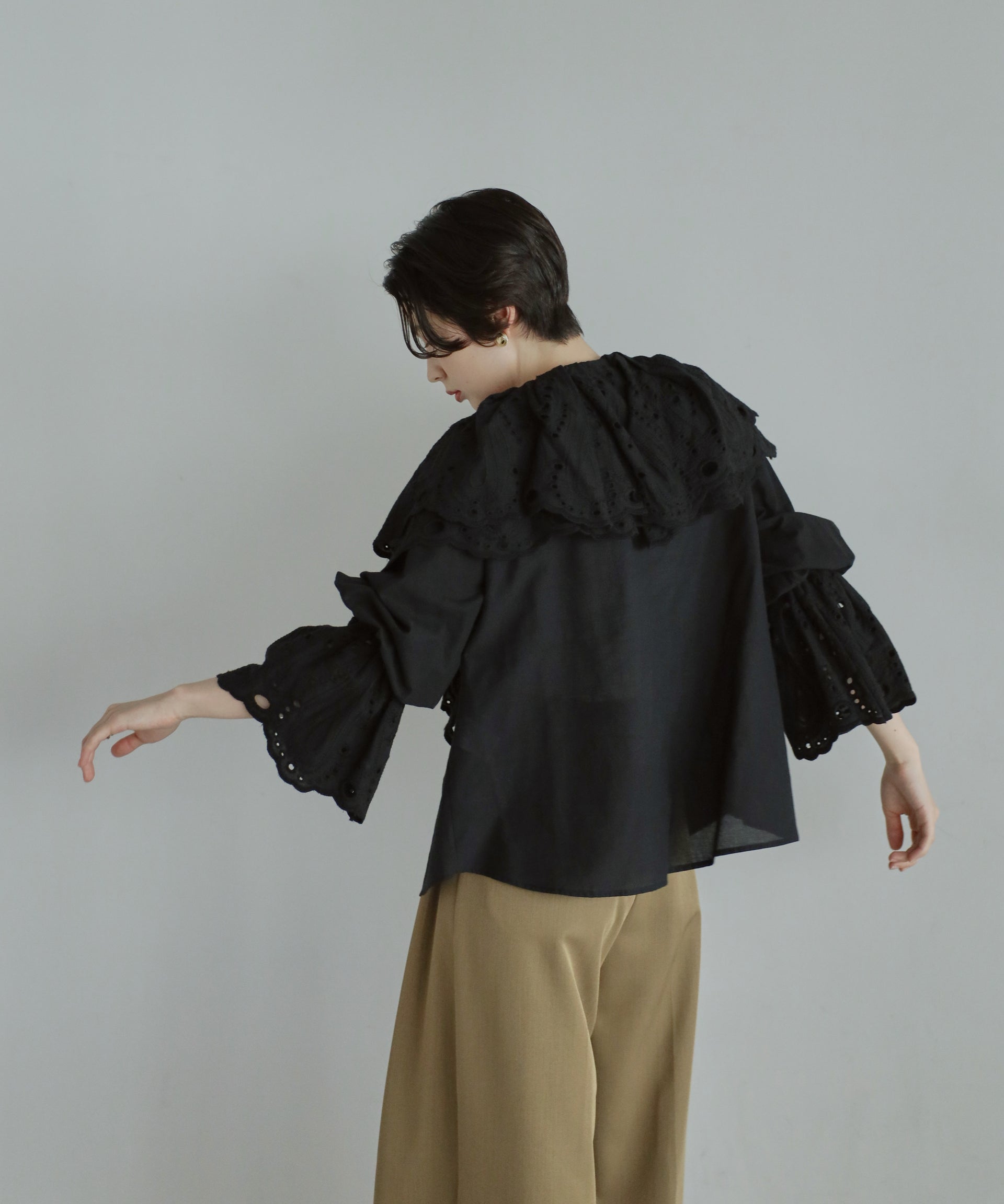 【Vintage Romantic】Eyelet Cutwork Lace Blouse