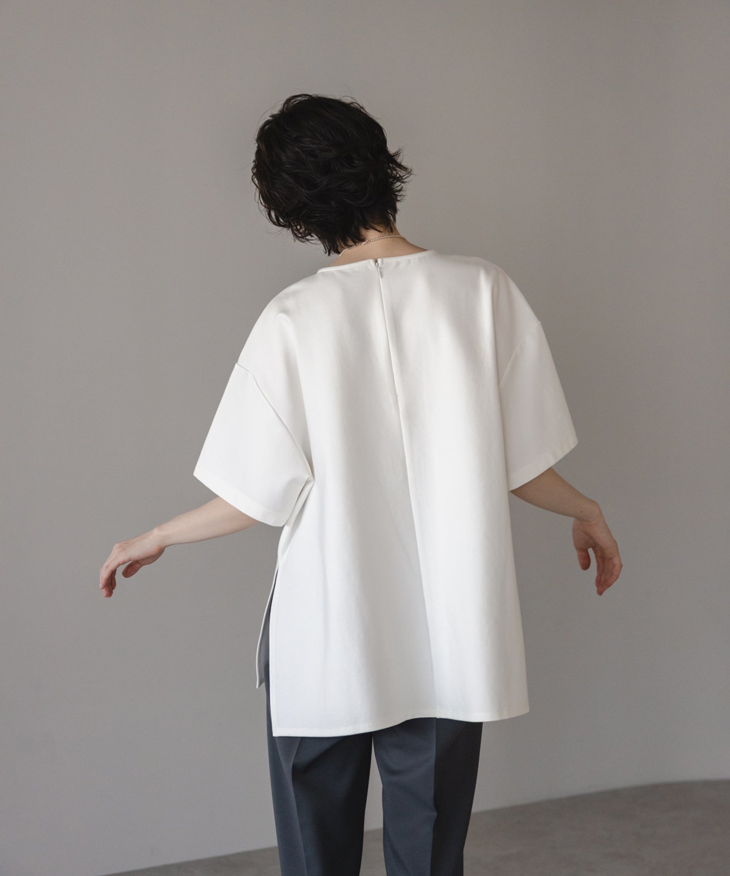 【Cool Touch】Basic Side Slit Punch The Dough TShirt