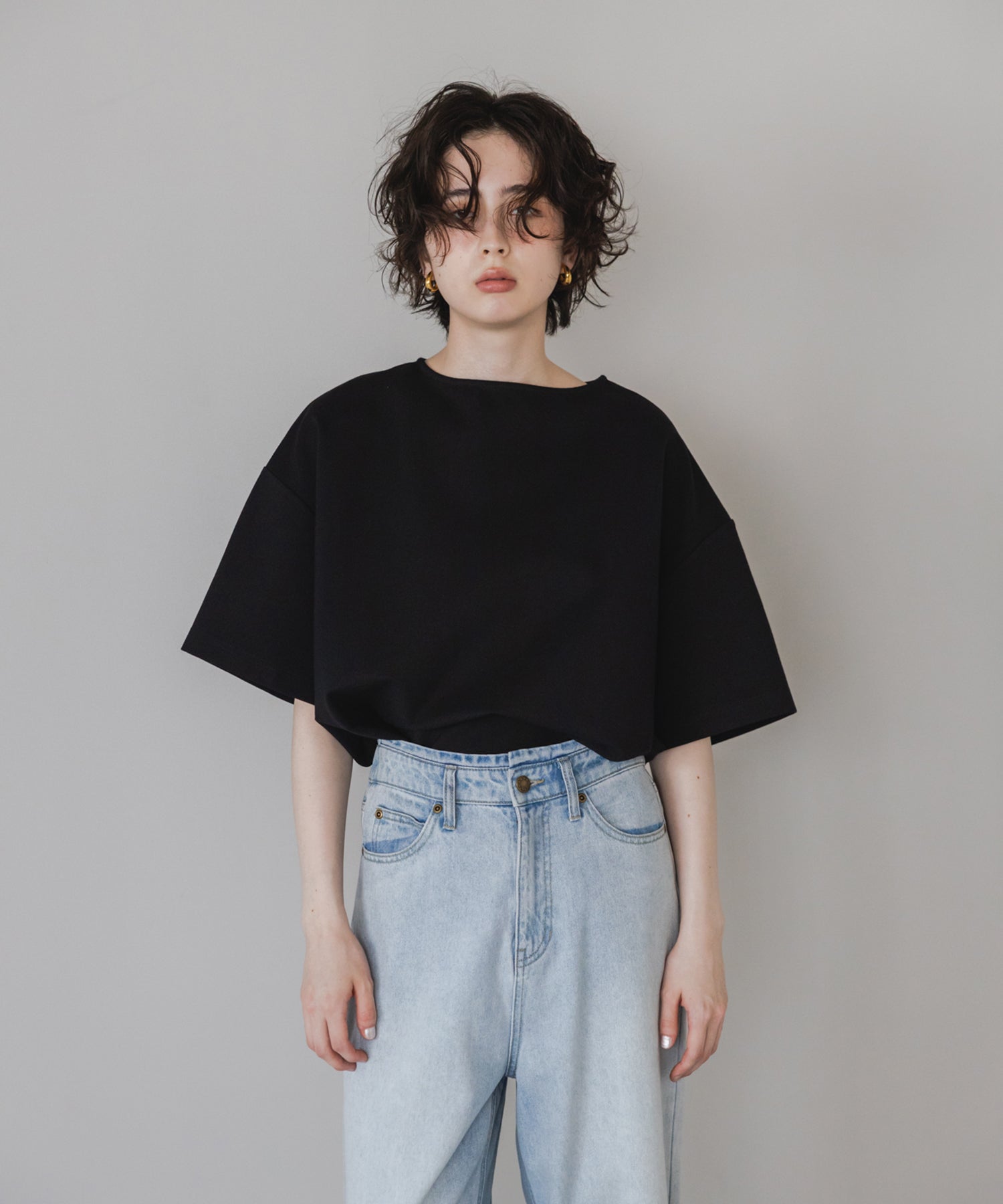 【Cool Touch】Basic Side Slit Punch The Dough TShirt