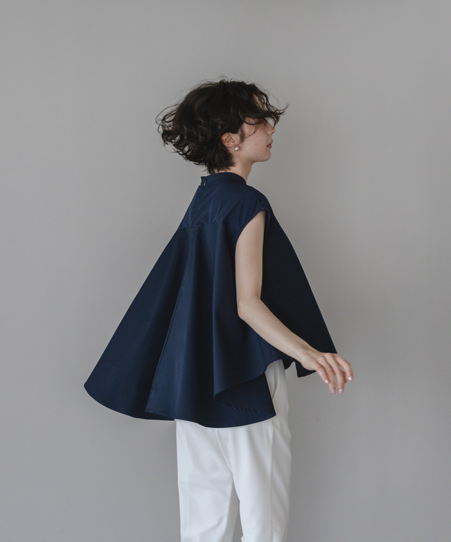 【Water-Repellent】Sheer Docking French Sleeve Blouse