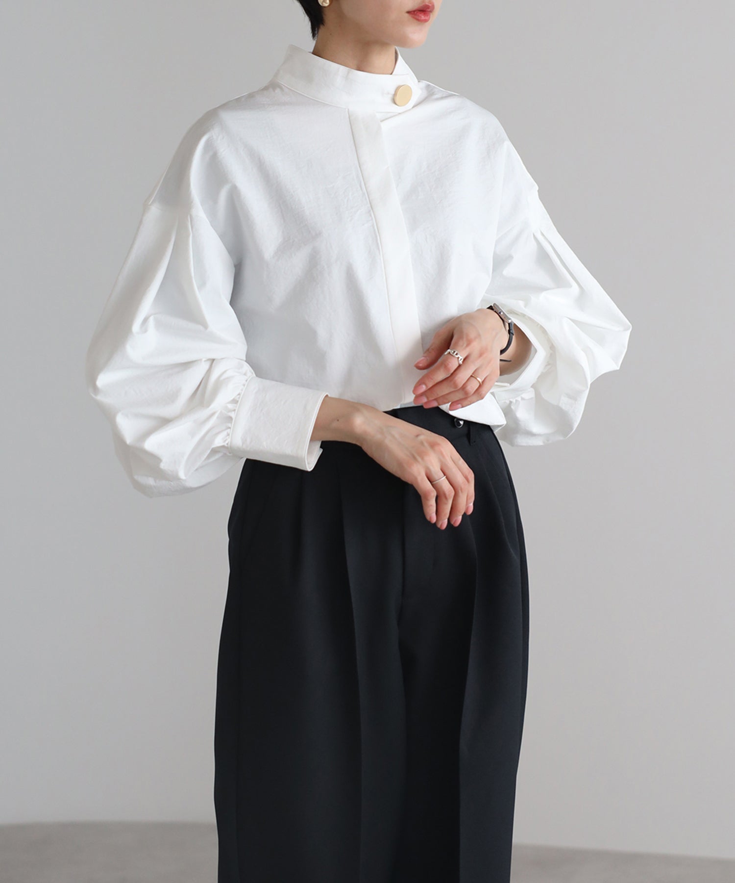 mare ゴールドボタンボリュームスリーブブラウス セール】*〈手洗い可能〉フロントボタンボリュームスリーブブラウス