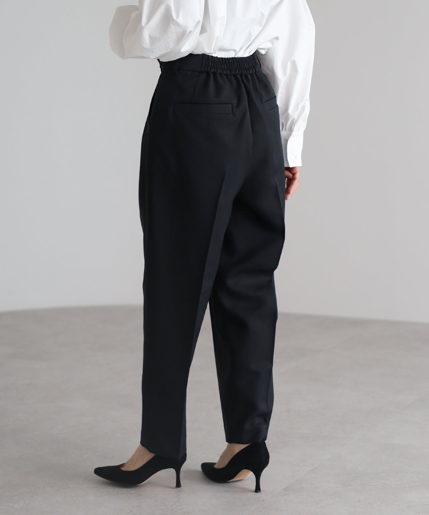 新品タグ付き　mare マレ　パンツ　ブラック　撥水　接触冷感 Multi-Function】Tuck Belt Slacks – maré（マレ）オンラインストア