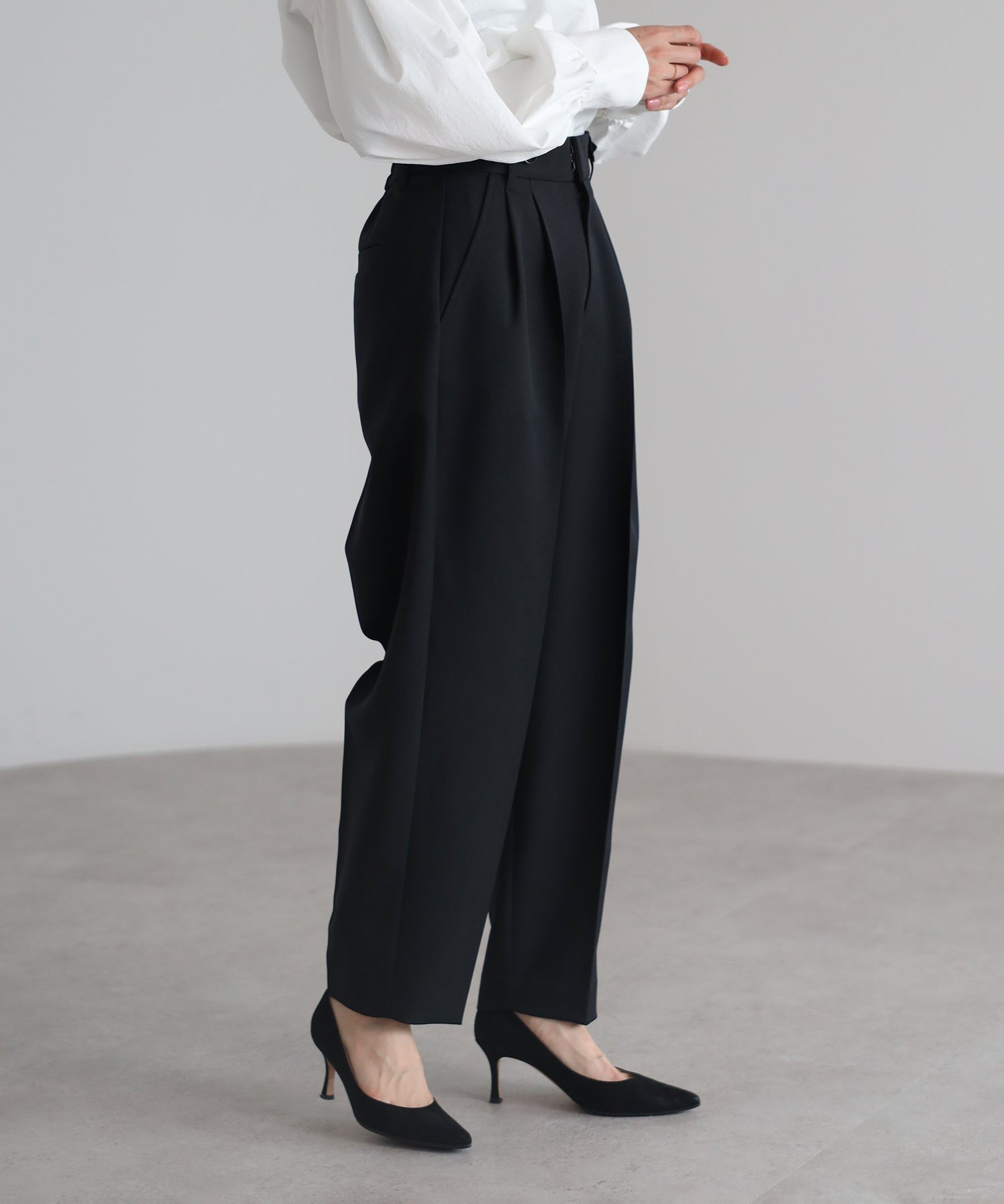 【Multi-Function】Tuck Belt Slacks