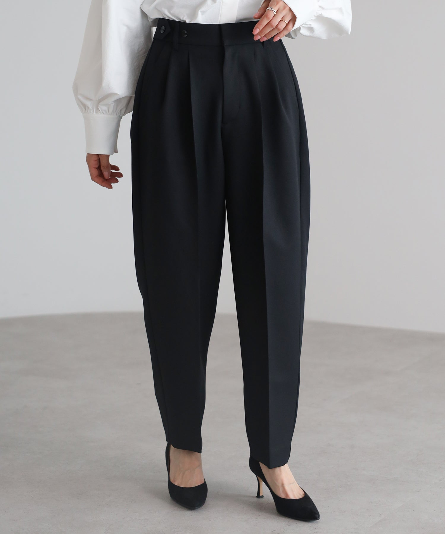 【Multi-Function】Tuck Belt Slacks