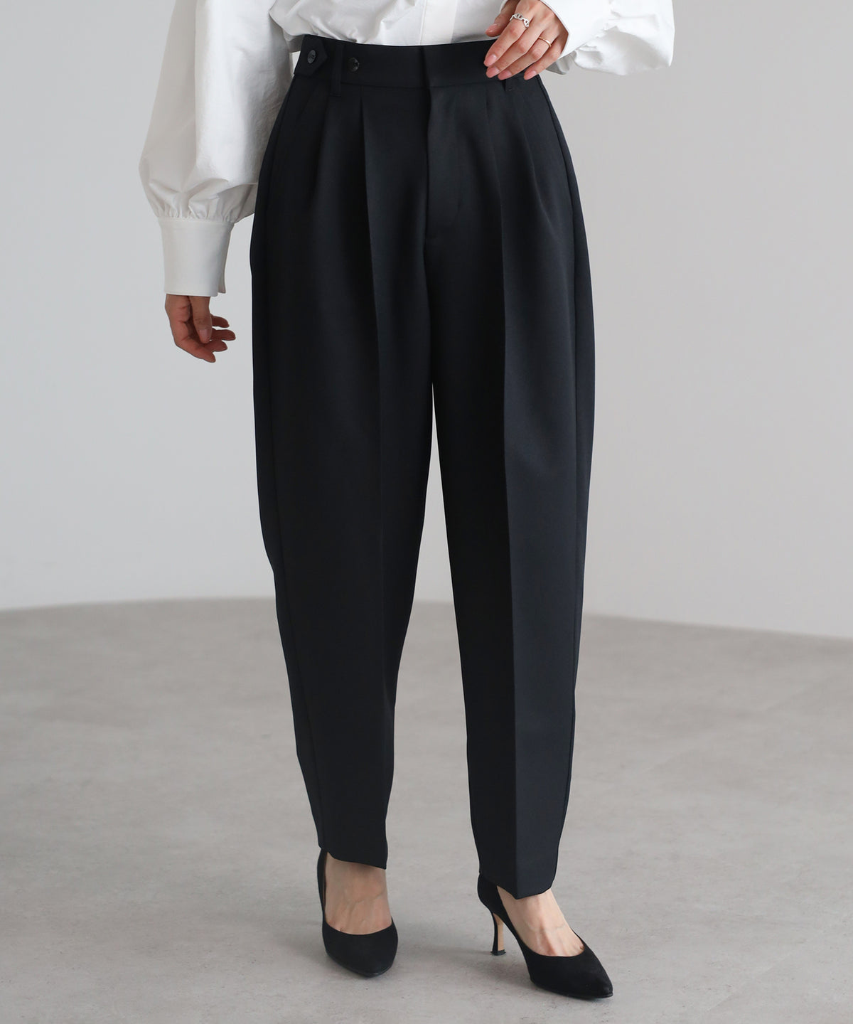 【Multi-Function】Tuck Belt Slacks