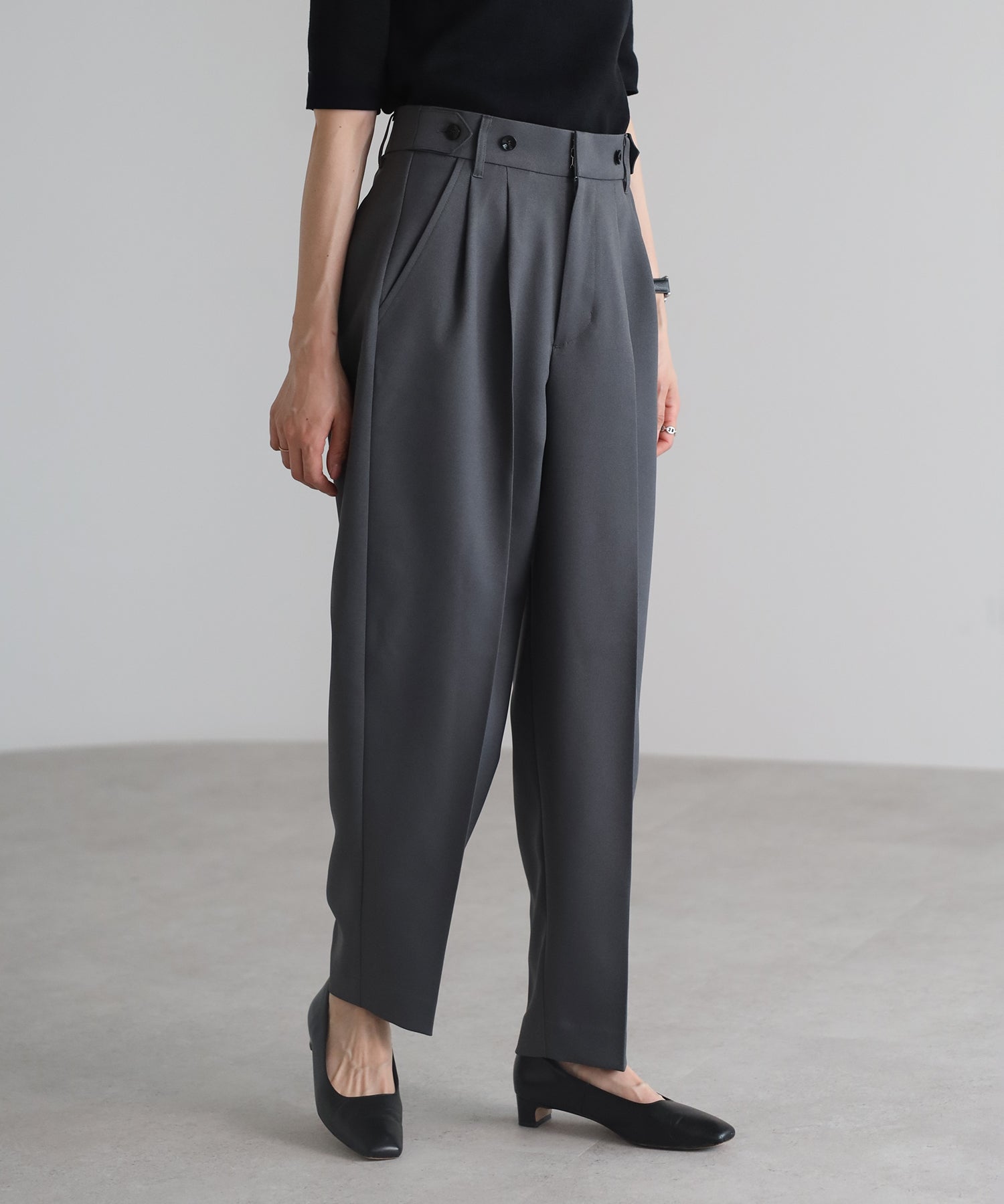 MAISON MARAIS メゾン マレ ツー タック ベルト スラックス Multi-Function】Tuck Belt Slacks – maré（マレ）オンラインストア