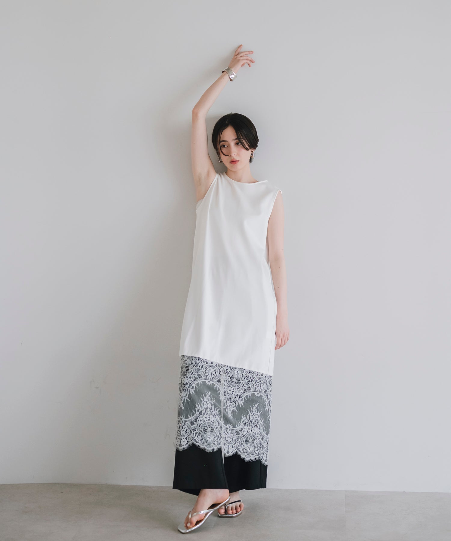 【Layerable】Lace Layered Sleeveless Onepiece