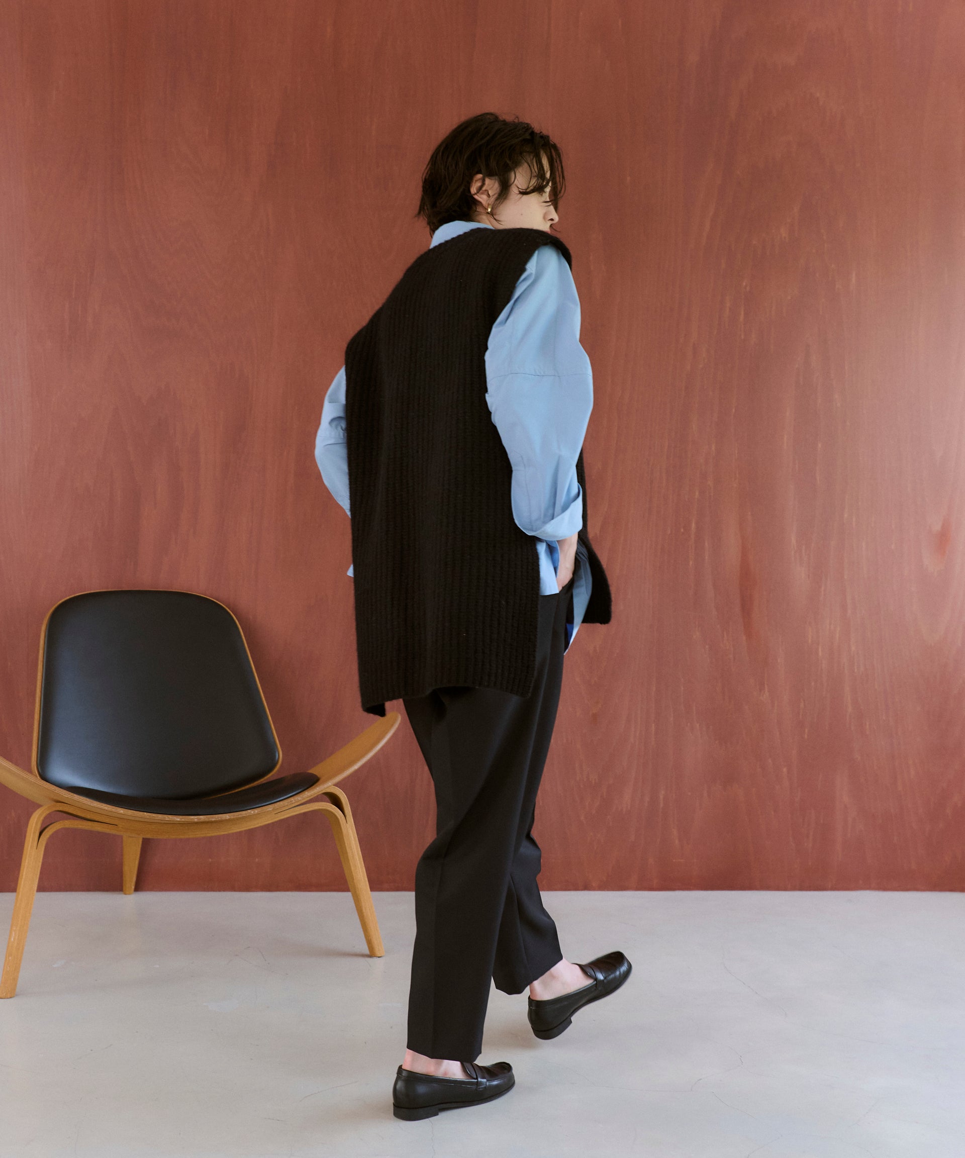 【Pre-Order】【Layerable】Wool Side Slit Middle Vest