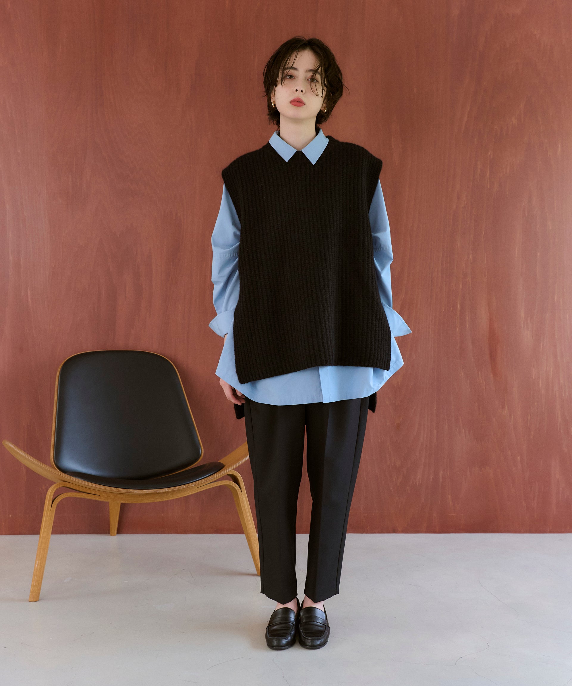 【Pre-Order】【Layerable】Wool Side Slit Middle Vest
