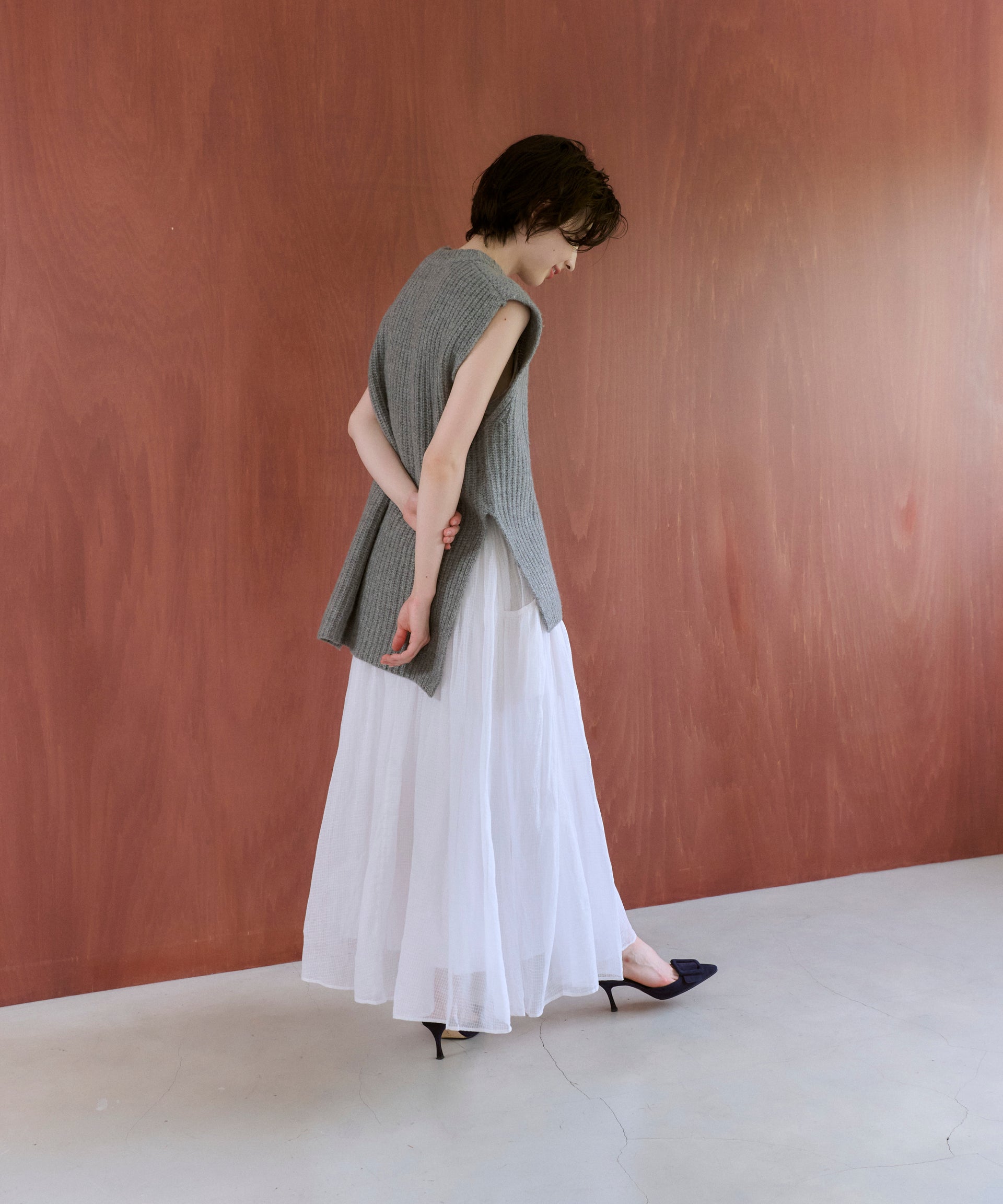 【Pre-Order】【Layerable】Wool Side Slit Middle Vest