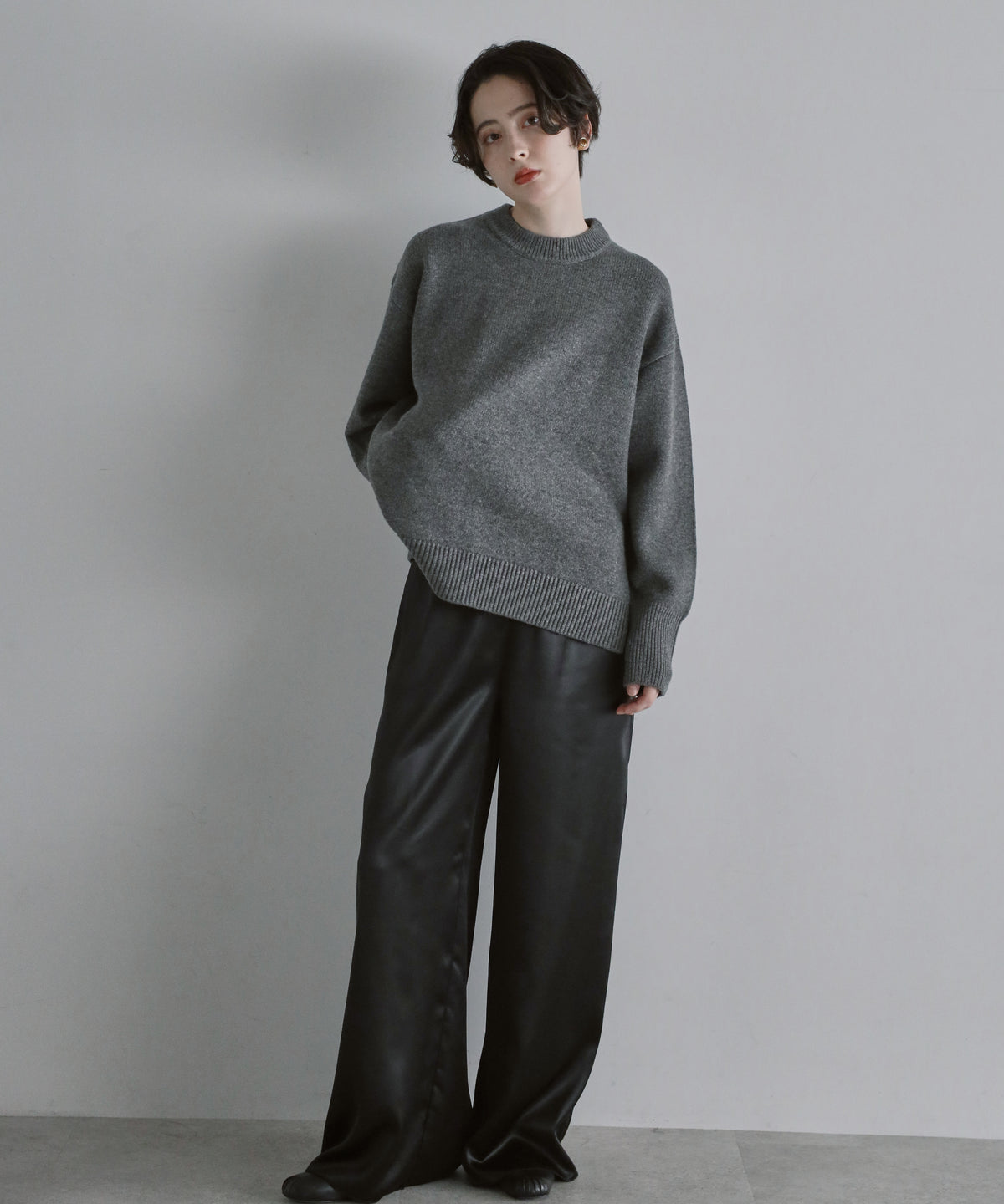 【Classic Comfort】Soft Wool × Cashmere Relaxed Crewneck Knit