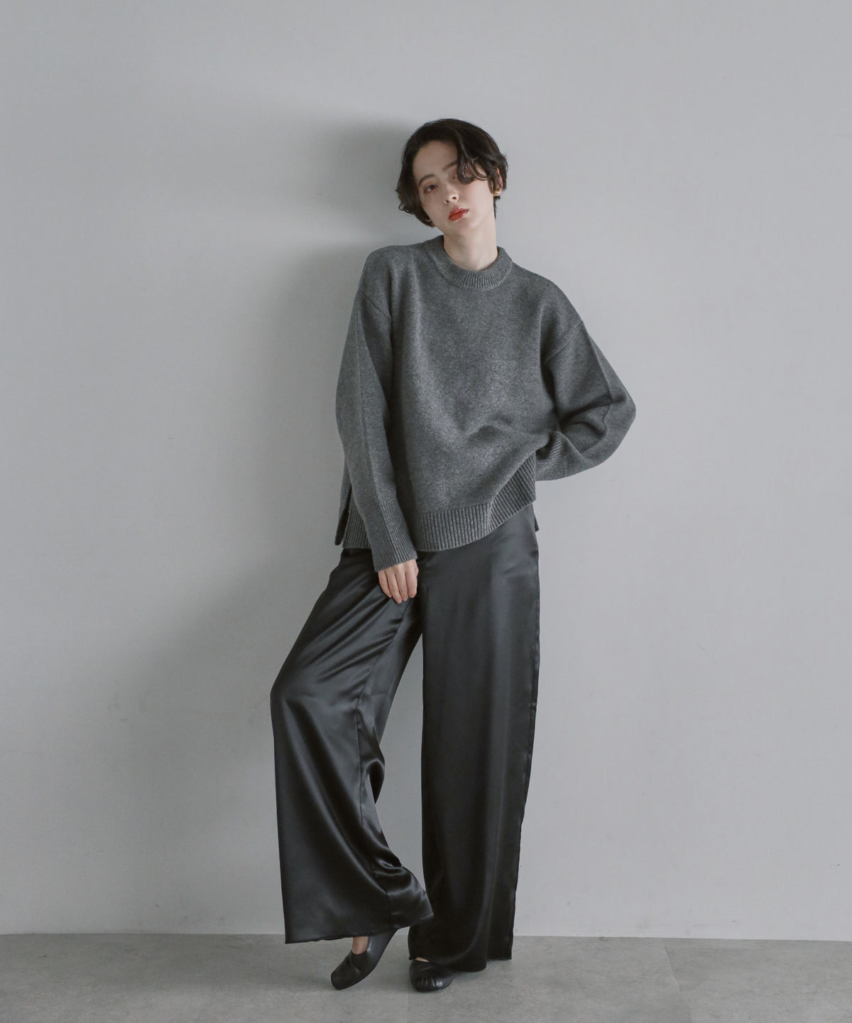 【Classic Comfort】Soft Wool × Cashmere Relaxed Crewneck Knit