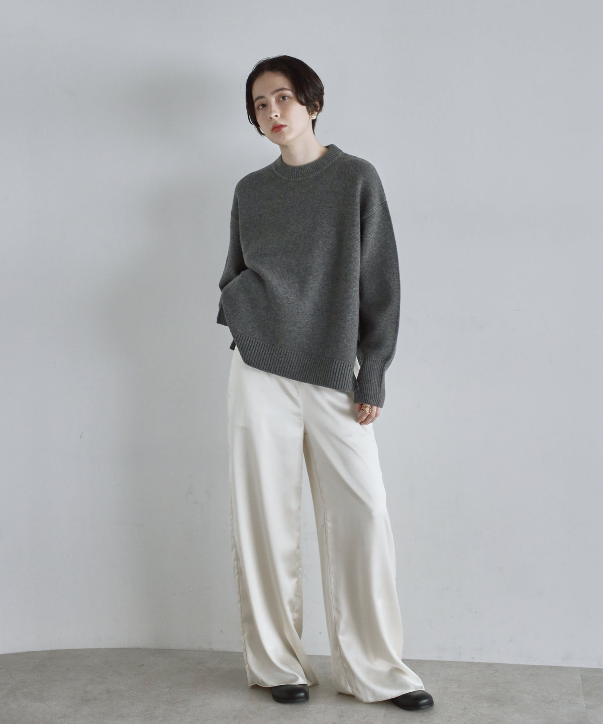 【Classic Comfort】Soft Wool × Cashmere Relaxed Crewneck Knit