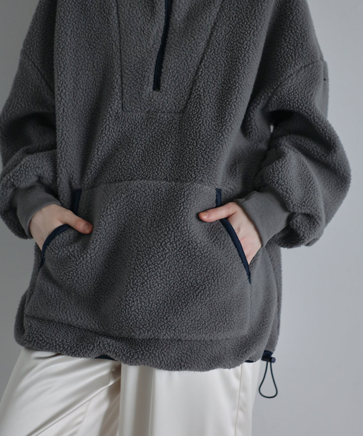 【Machine Washable】Minimal Logo Half-Zip Fleece