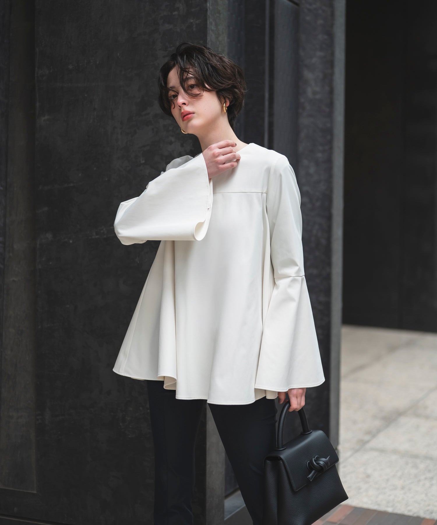 【Multi-Function】Bell Sleeve Flare Blouse