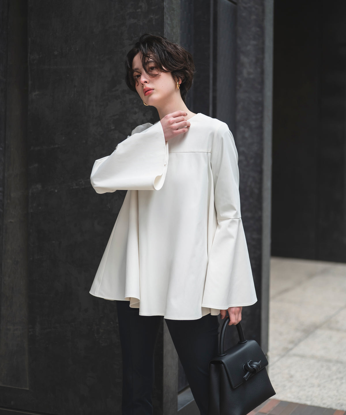 【Multi-Function】Bell Sleeve Flare Blouse