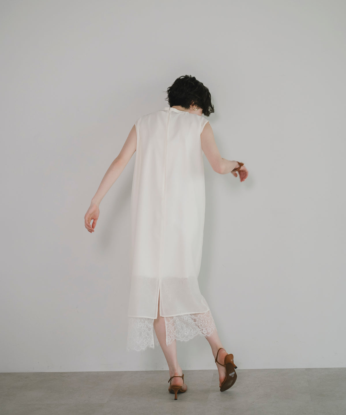 【Layerable】Lace Layered Sleeveless Onepiece