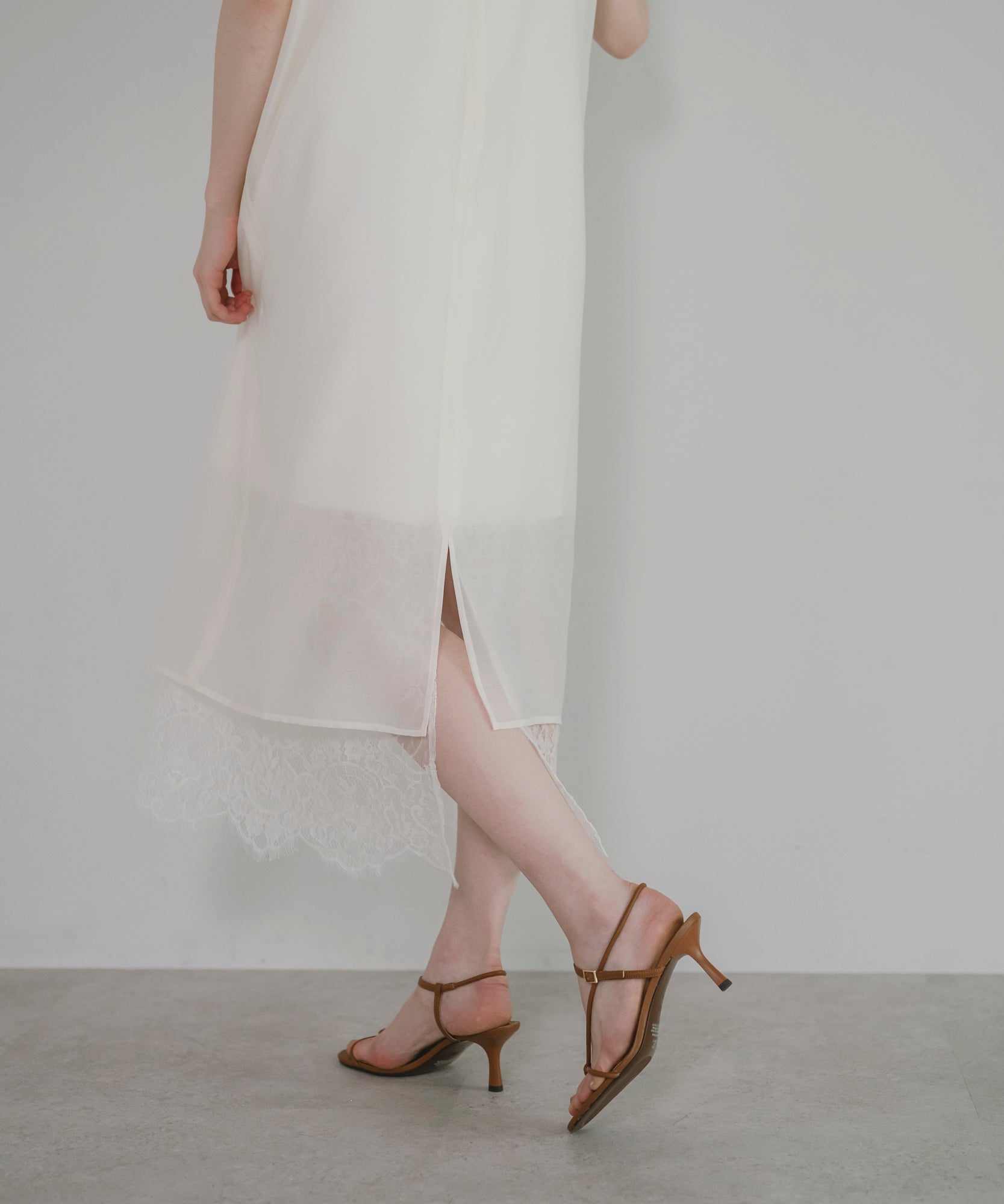 【Layerable】Lace Layered Sleeveless Onepiece