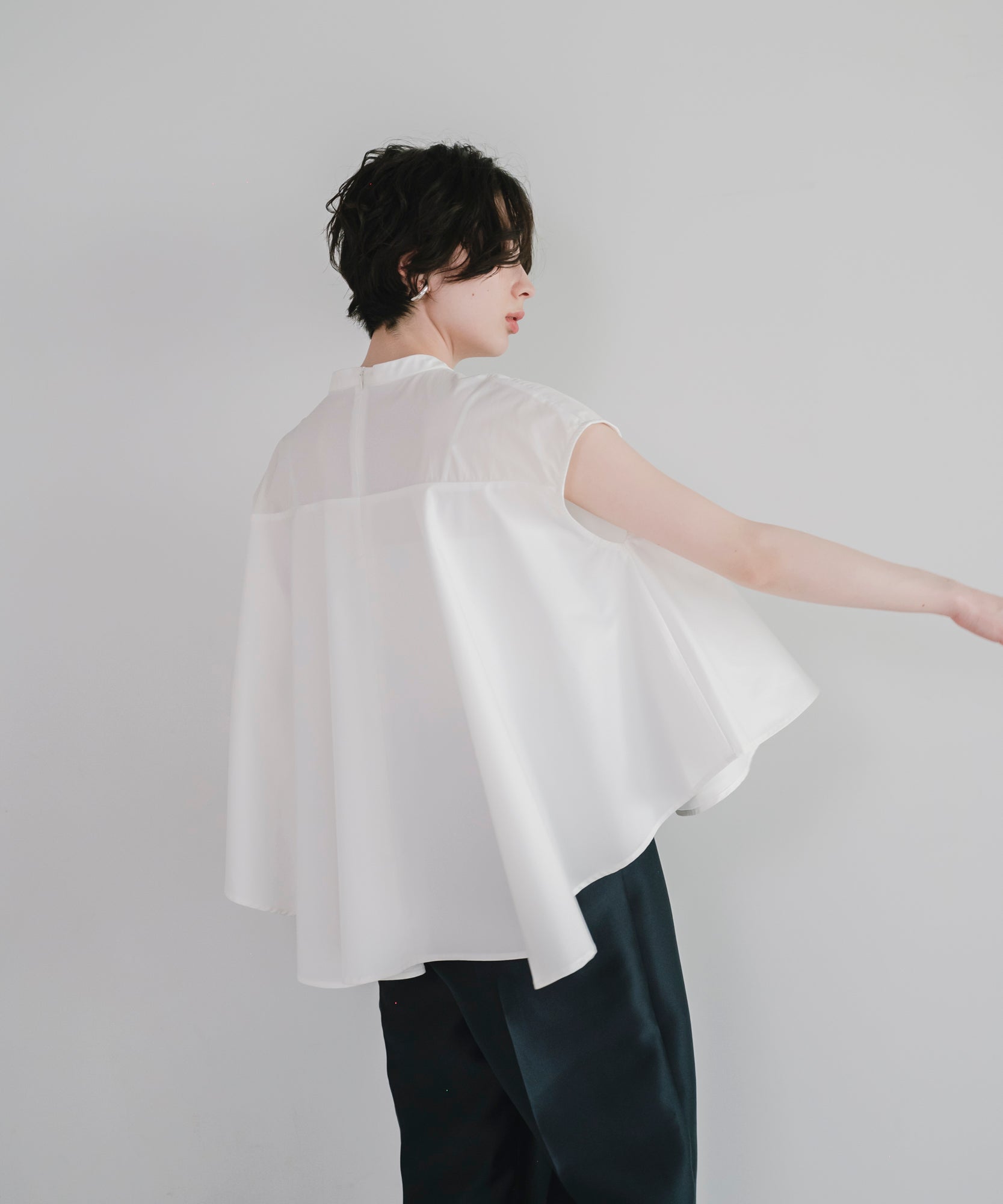 【Water-Repellent】Sheer Docking French Sleeve Blouse