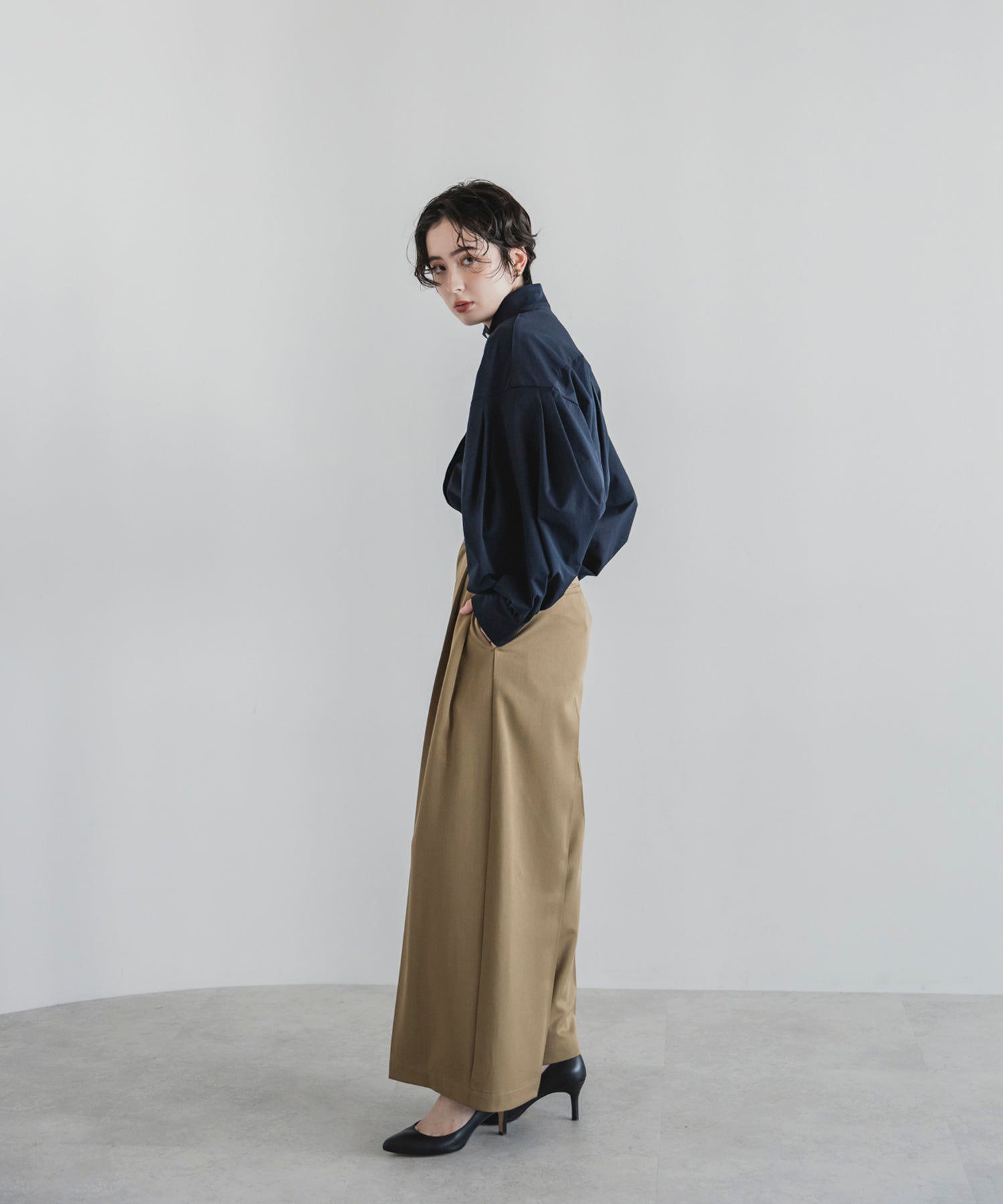 【Wrinkle Prevention】Comfort Line Wide Tuck Pants