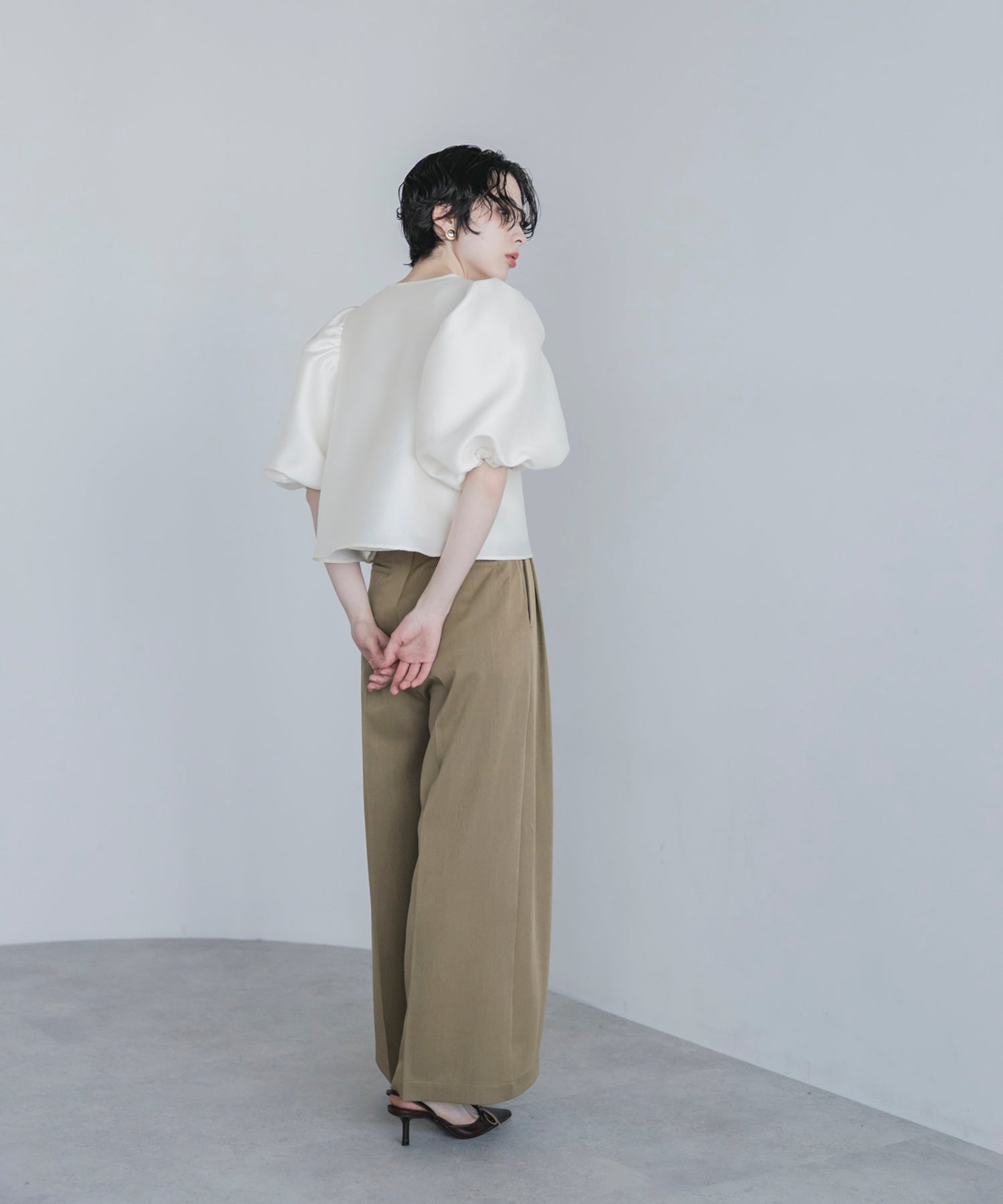 【Wrinkle Prevention】Comfort Line Wide Tuck Pants