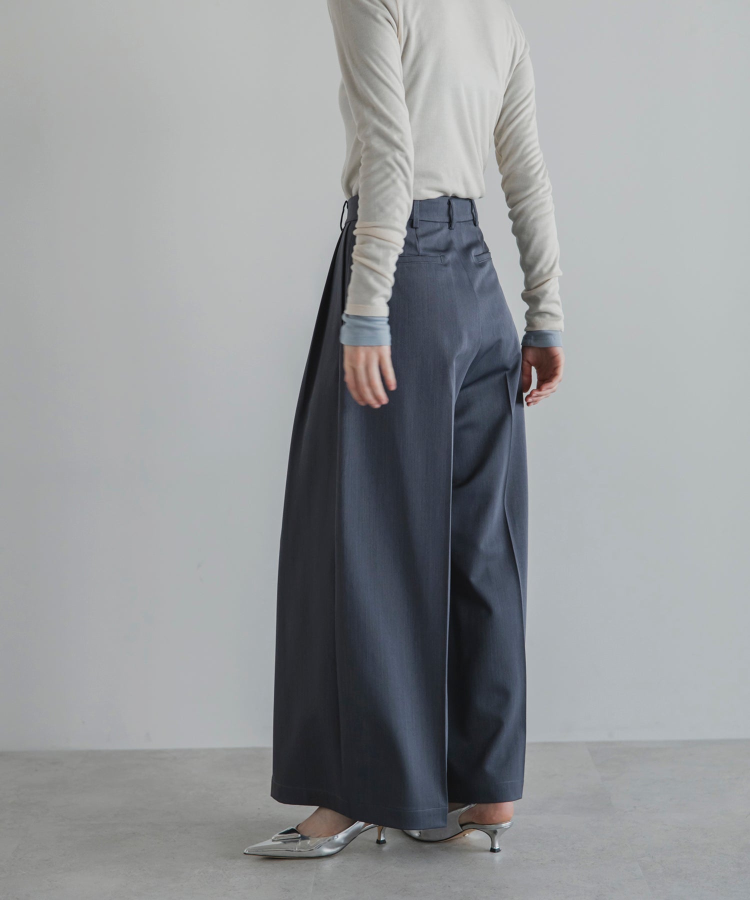 【Wrinkle Prevention】Comfort Line Wide Tuck Pants