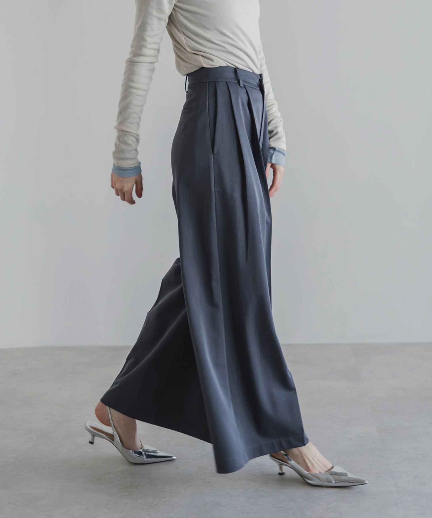 【Wrinkle Prevention】Comfort Line Wide Tuck Pants