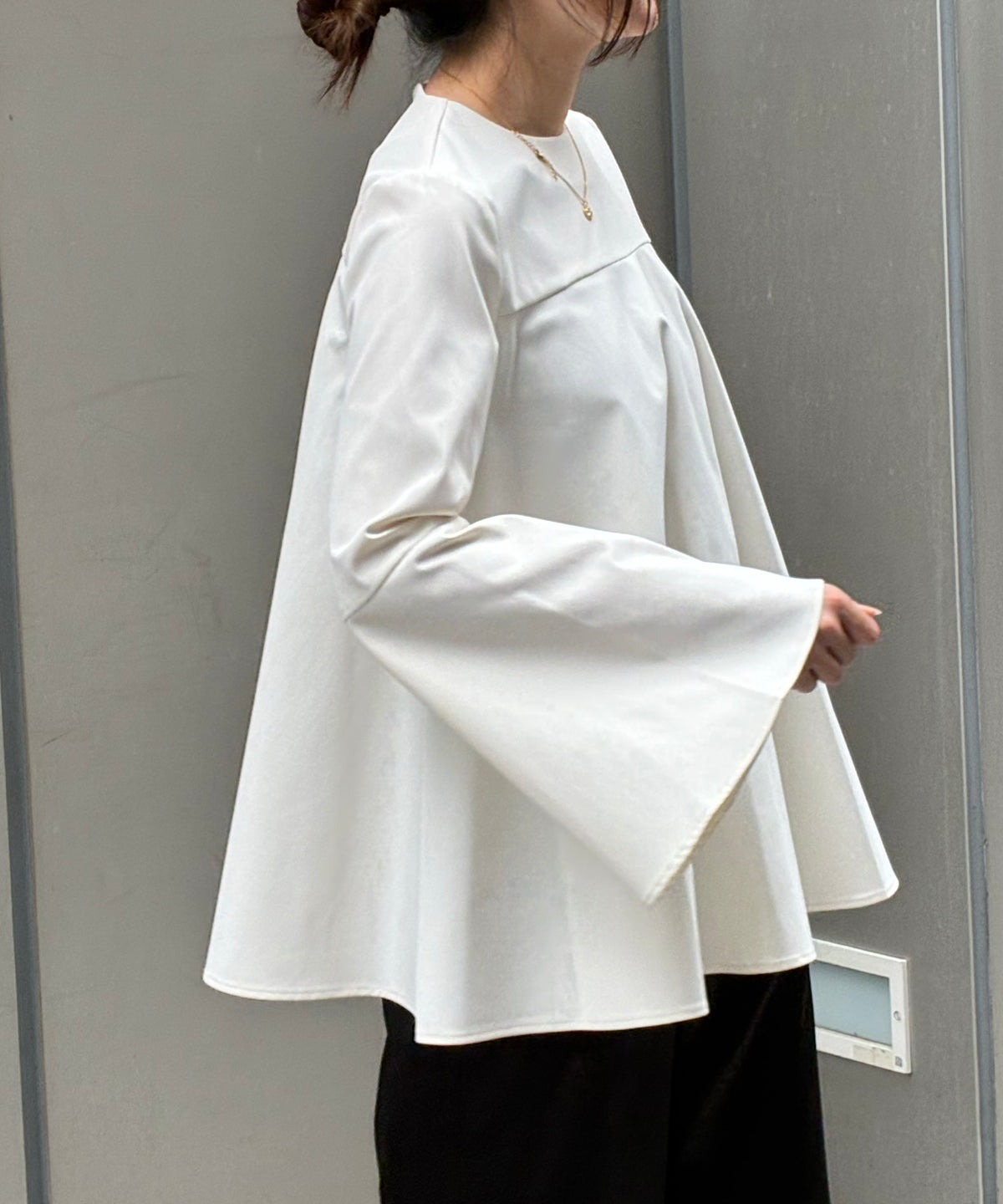【Multi-Function】Bell Sleeve Flare Blouse
